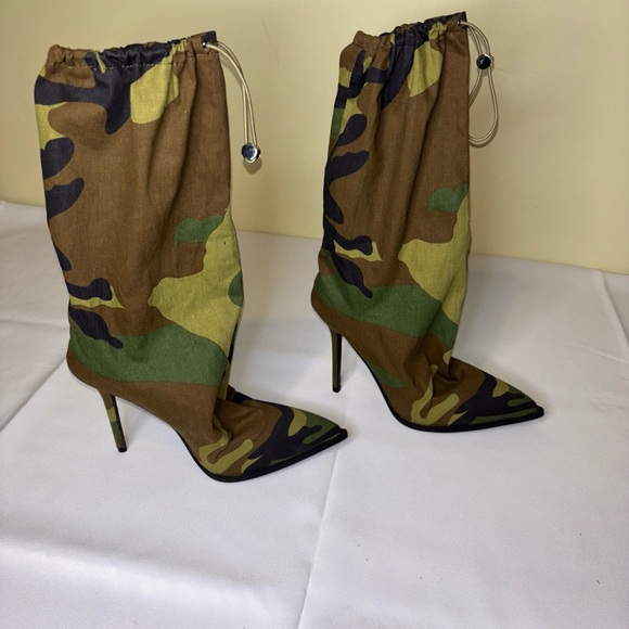 Green and Brown Heeled Boots with Camouflage Pattern - Picture 1 of 6
